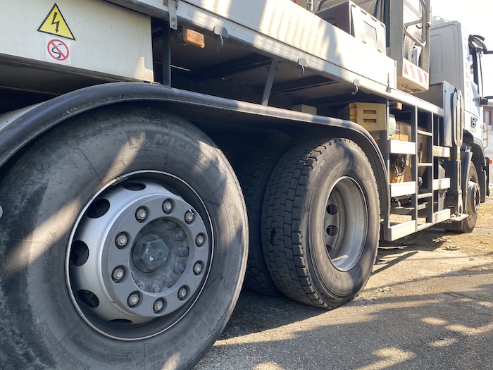 camion piattaforma usata