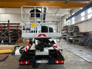 piattaforma aerea usata Oil&steel
