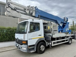 Gru usata con piattaforma Ak 32 Bocker