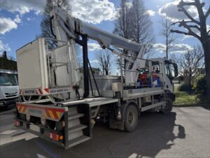 piattaforma aerea autocarrata usata
